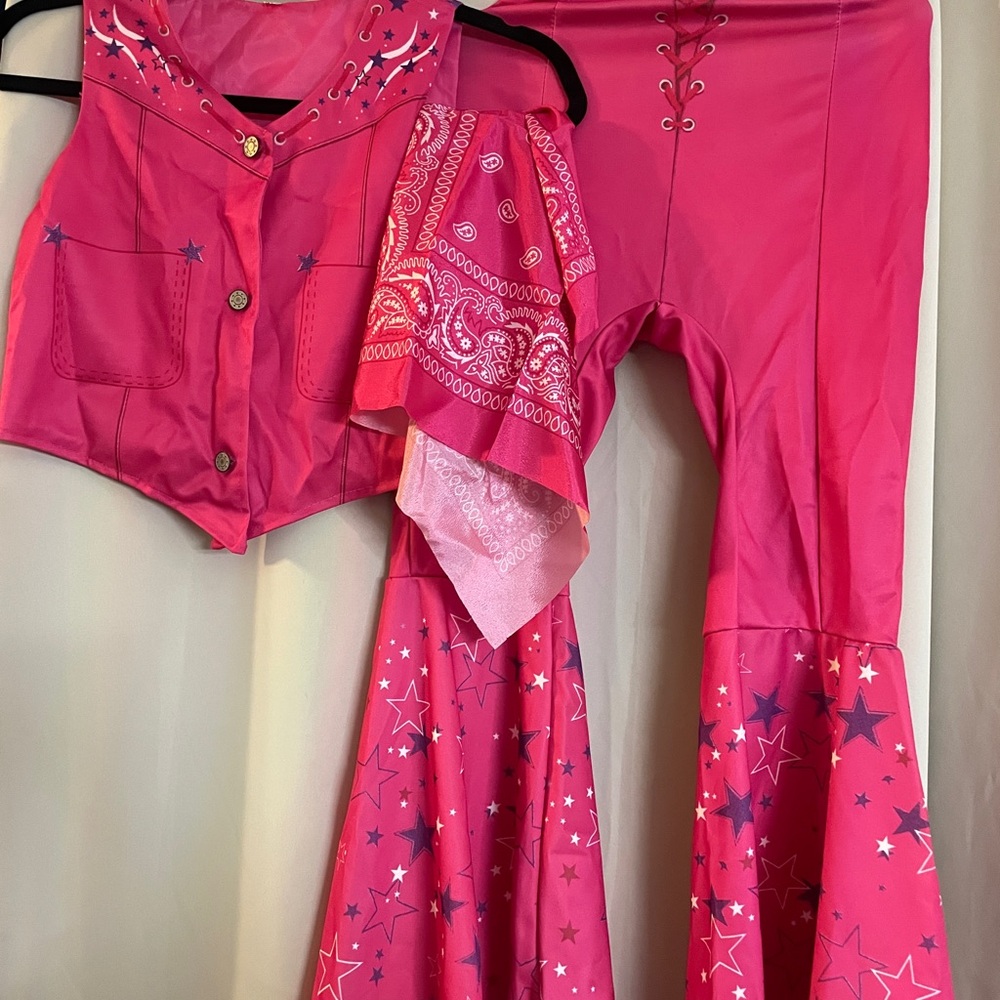 Cowgirl Pink Star-Patterned Vest and Flared Pants Costume Set, size 8-9 years.